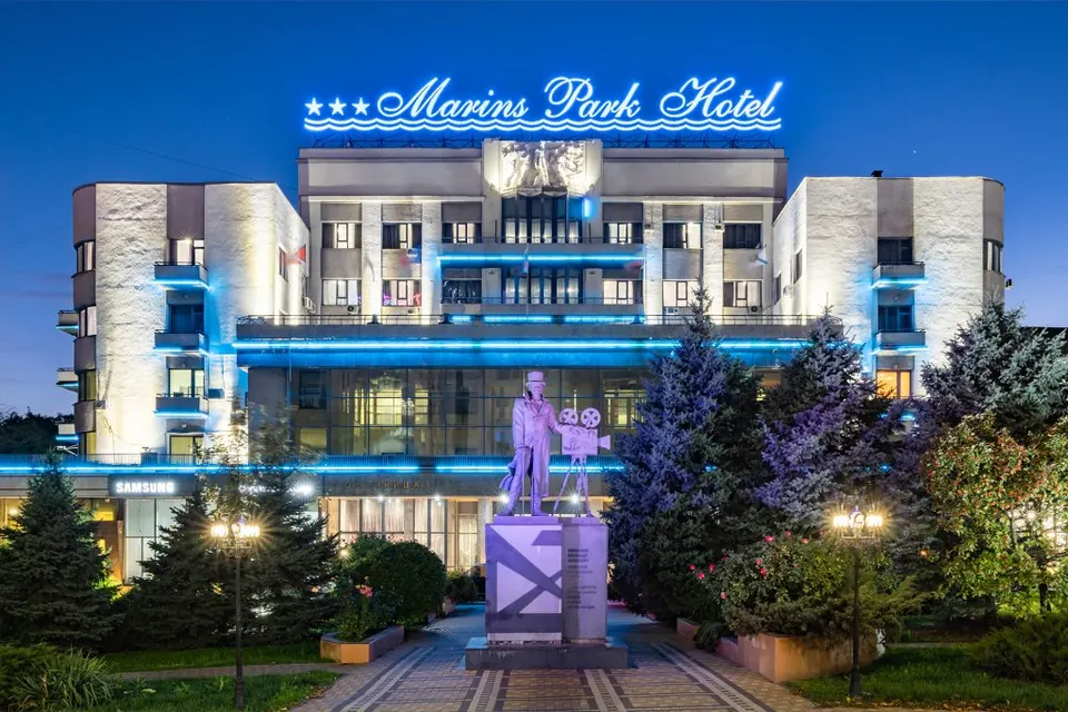 Отель Marins Park Hotel Ростов