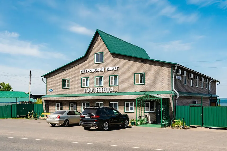 Отель Петровский берег