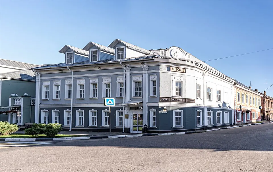Отель Русские Сезоны Село Вятское 4*