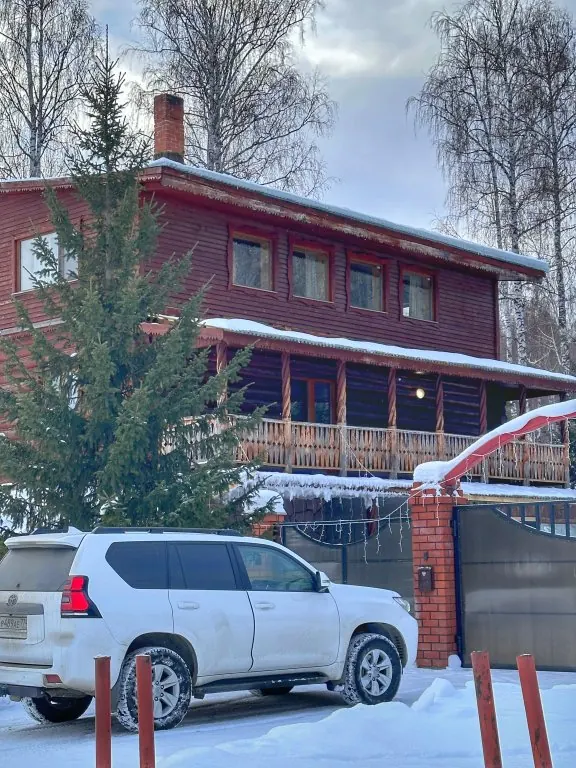 Коттедж на 17 гостей с красивым видом из окна и террасой — фото 1