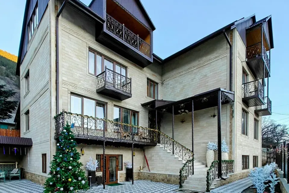 Гостиница Golden House — фото 1