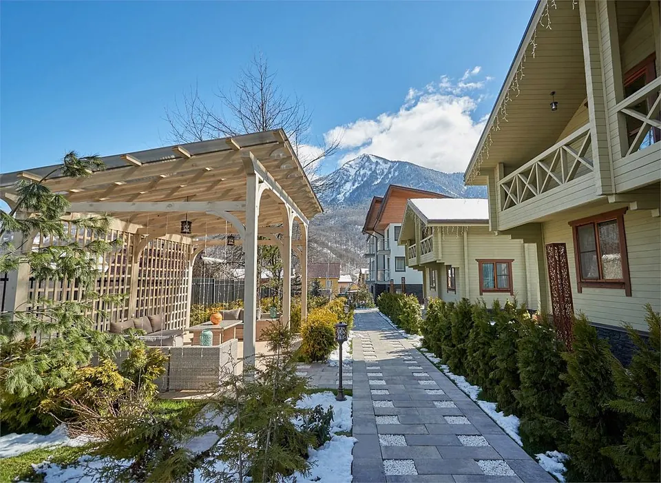Отель HILLS POLYANA Hotel&SPA