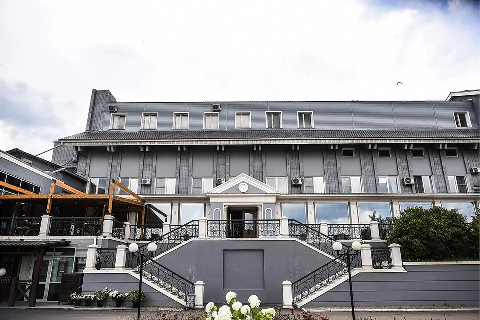 Гостиничный комплекс «Сибирский Сафари Клуб»